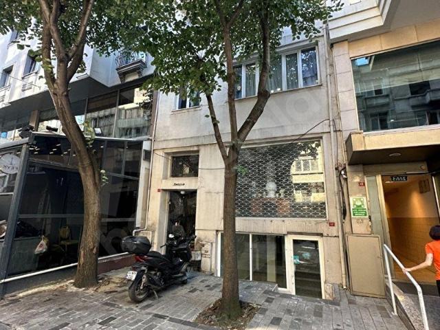 CEYLAN'DAN TALİMHANE'DE LAMARTİN CAD ÜZERİNDE 70M2 DÜKKAN