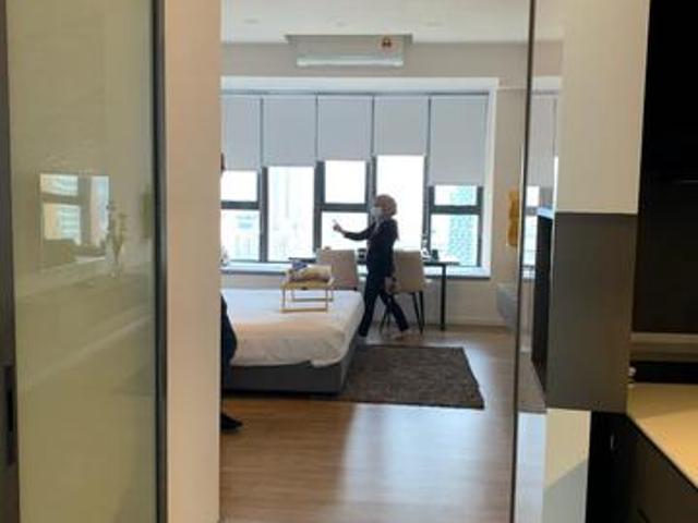 Ceylonz Suites for Sale READY TO MOVE IN PRICE NEGOTIABLE