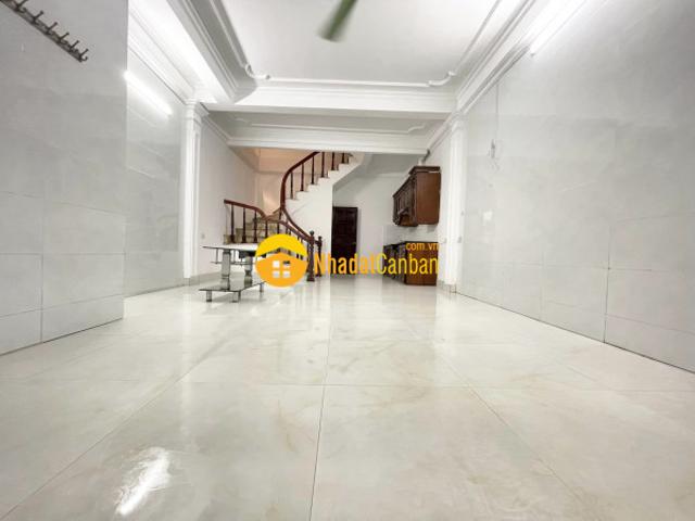 Chỉ 4,75 tỷ, trần duy hưng, 35m2x5t, 3 ngủ trước nhà thoáng sáng, cách phố 50m