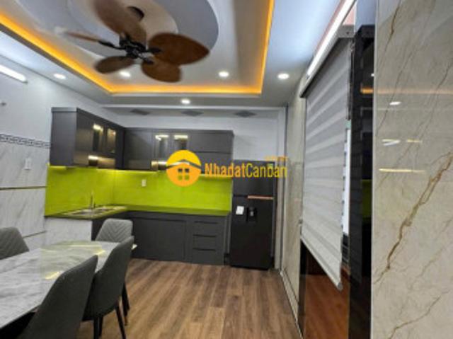 Chỉ 5.7 tỷ thương lượng căn nhà hẻm xe hơi lạc long quân tân bình 3 tầng