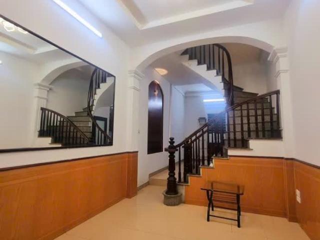 Chỉ 5,8 tỷ có ngay nhà gần phố Thụy Khuê 35m², 5 tầng, lô góc