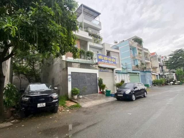 Chỉ 9.5 Tỷ Bán Nhà 4 Lầu Mặt Tiền Hẻm Xe Tải Né Nhau Đường Số 8 Hiệp Bình Phước Ngay Phở