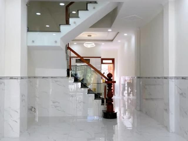 Chỉ từ 4,6tỷ cho căn nhà phố bàn giao hoàn thiện ở Royal Town Dĩ An