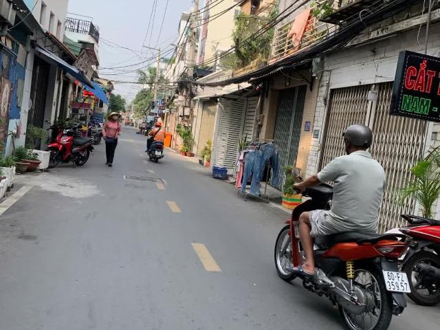 Chủ Thoi Thóp Tại Ngân Hàng Ngang 5 Dài 13 Đường Nhựa Nguyễn Thị Thập Quận 7