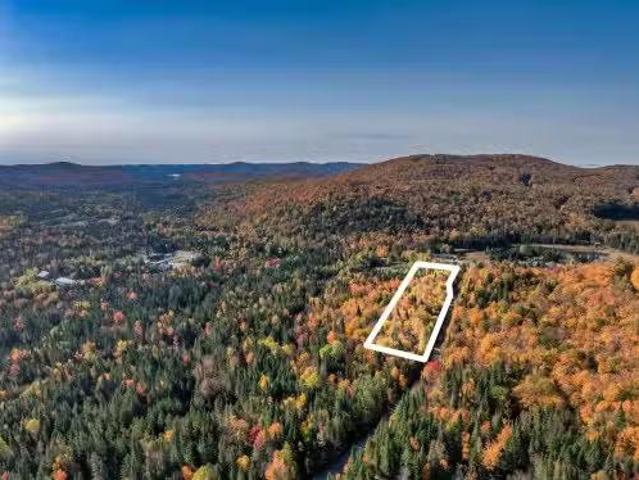 Ch. Val Mont, Val Des Lacs, QC, J0T 2P0 vacant land for sale.