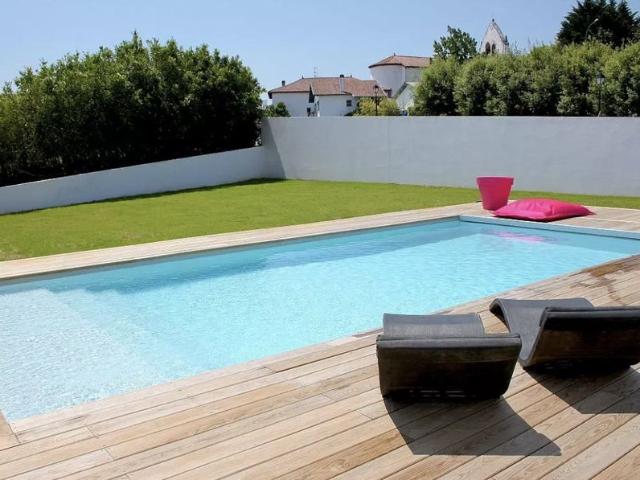Ch. ac sdb ds belle maison moderne ac piscine