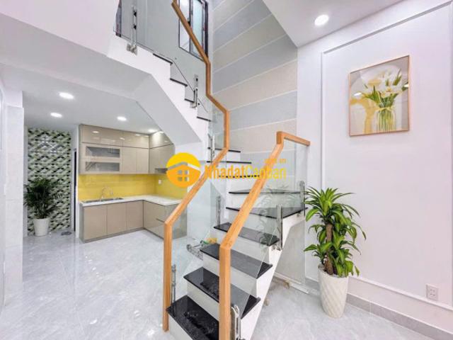 Chủ cần bán nhanh nhà mặt tiền giá chỉ 2,4 tỷ