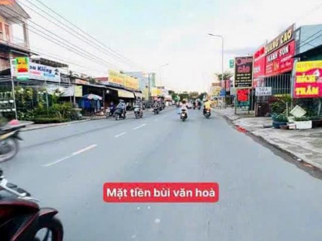 Chủ cần bán gấp nhà mặt tiền bùi văn hoà Nhà 1 trệt 1 lậu Dt: 6 x 42 sổ riêng full thổ cư Vị