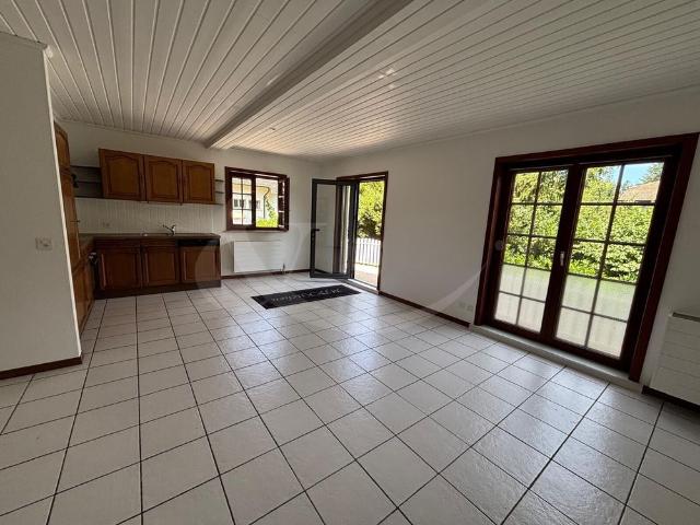 Ch. des Marais 3A, Semi detached villa with terrace and parking space