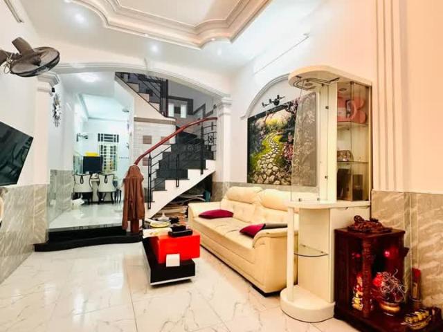 Chủ Gấp Bán Nhà Đẹp 4 Tầng Gần MT Nguyễn Đình Chiểu, Pn, 4pn, 4wc, 52m2, 9 Tỷ