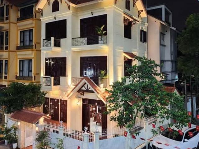 Chủ giảm 10 tỷ, Biệt thự Mỹ Đình 200m2 giá chỉ 38 tỷ đường trước nhà 25m2 SIÊU ĐẸP