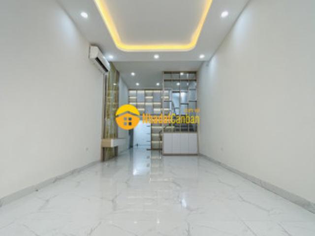 Chủ đi nước ngoài cần sang gấp
