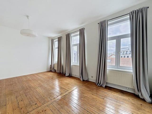 CH.IXELLES / FERNAND COQ: lovely one bedroom flat