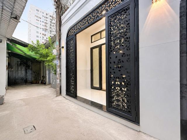Chủ định cư nước ngoài gửi bán dùm 62m2 đường huỳnh thiên lộc chỉ 6 đồng hơn