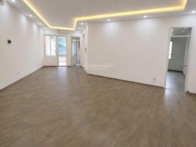 Chủ nhà cần bán gấp, không qua môi giới, tòa nhà 17T5, DT 151m2, 3 ngủ 3 vệ sinh