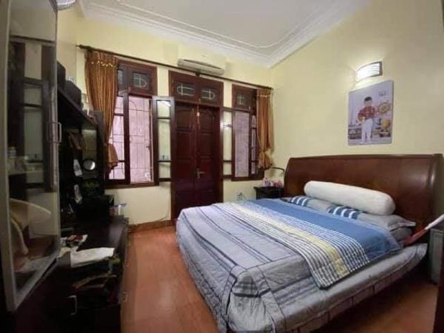 Chủ nhà cần tiền bán gấp căn nhà tại Thái Hà: 32m, 5T, 3.05 tỷ