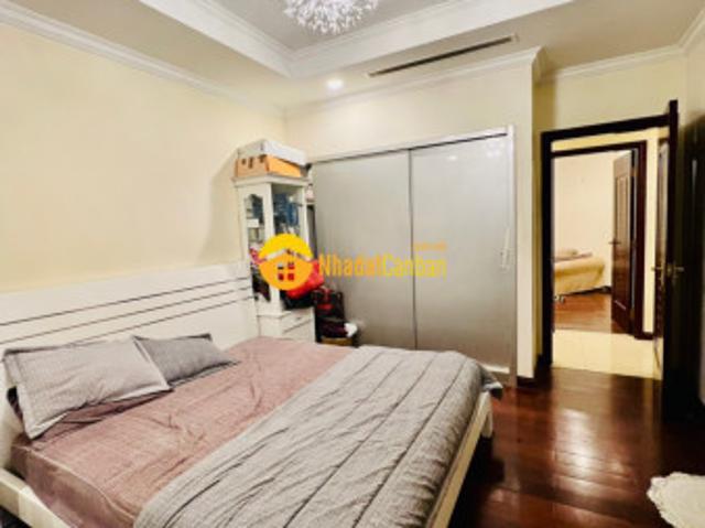 Chủ nhà định cư nước ngoài bán gấp cccc royal city tòa r1 quận thanh xuân