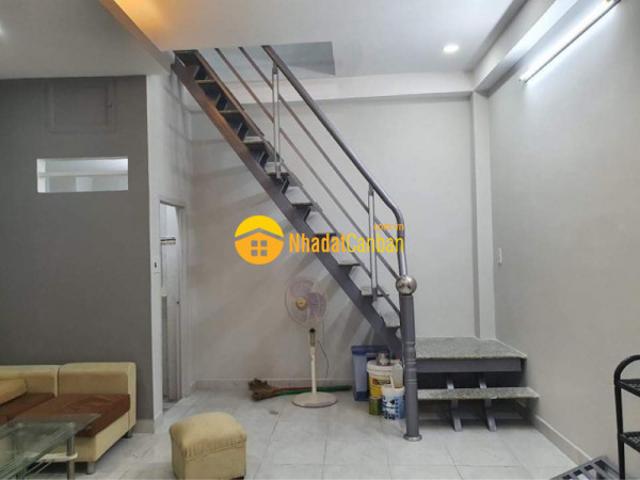 Chủ quá xoắn cần bán gấp nhà 3 tầng, 2pn, bancol hồng lạc p10 tân bình