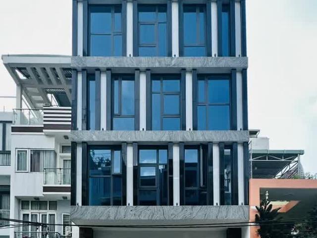 Cho thuê tòa Nguyễn Bỉnh Khiêm, Q. 1, DT: 12x35m, 2 hầm 1 trệt 8 lầu, DTSD: 2.000 m2 Giá 696