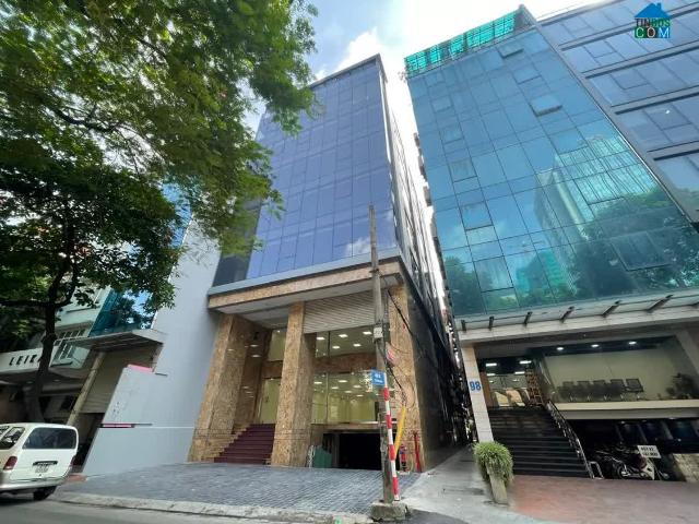 Cho Thuê Tòa Văn Phòng 10 Tầng MP Hoàng Ngân, DT 420m2, MT 14m. Vị Trí Lô Góc. Giá 600tr/th