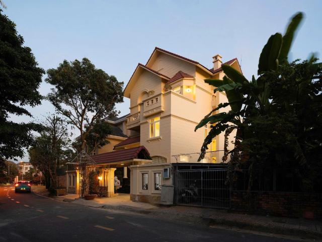 Cho thuê Villa cao cấp tại Q2 8PN 7WC 170tr/th dọn vào được liền