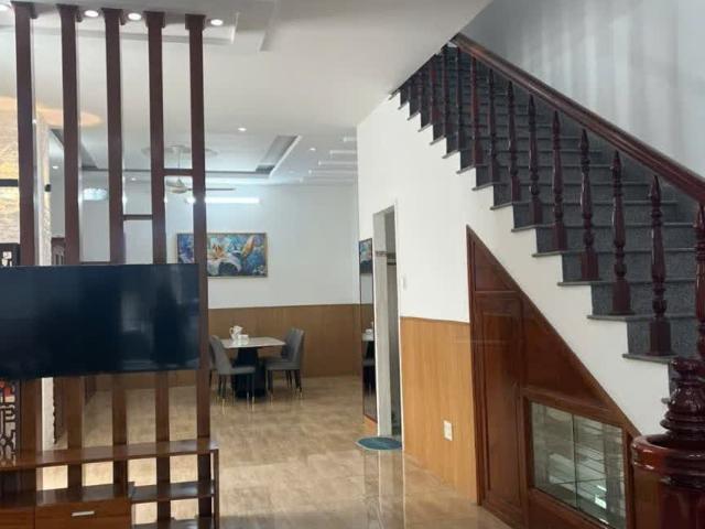 Cho thuê Biệt thự mini 3 tầng mặt tiền khu Phước Long giá rẻ 22tr/tháng full nội thất