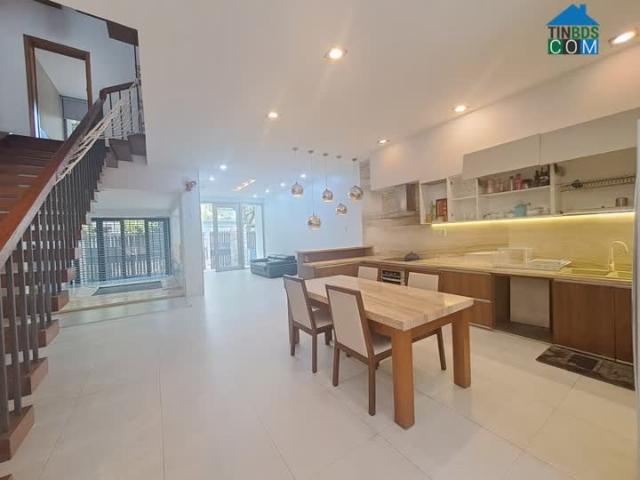 Cho thuê biệt thự KDC Ven Sông, phường Tân Phong, Quận 7