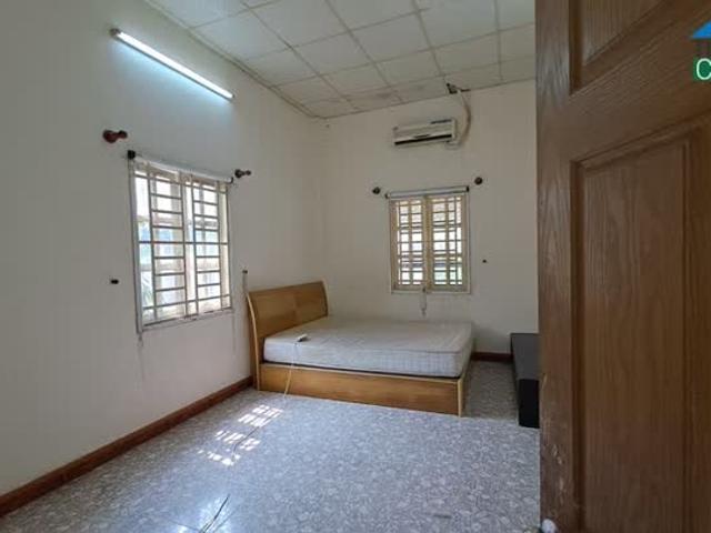 Cho thuê biệt thự sân vườn xe tải đường Nguyễn Văn Linh, phường Bình Thuận, Quận 7