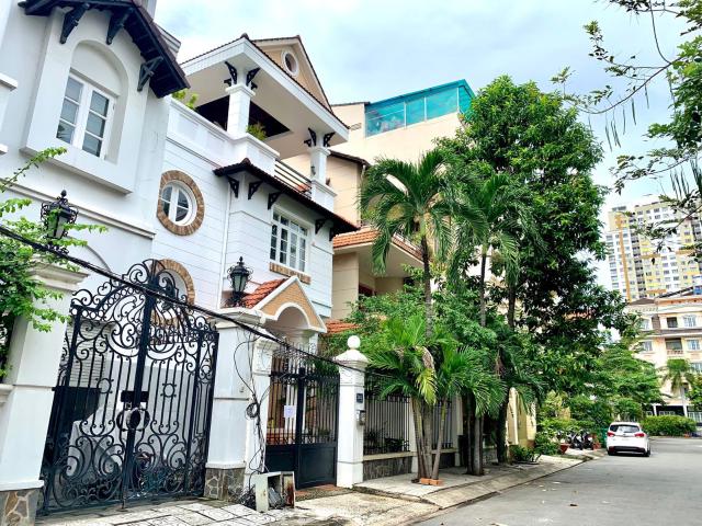 Cho thuê biệt thự Thảo Điền Nguyễn Văn Hưởng, 1 trệt + 2 lầu, 247m2 đất, nhà đẹp
