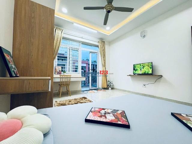 Cho thuê căn hộ 1 phòng ngủ tách bếp, full nội thất, ngay etown cộng hoà