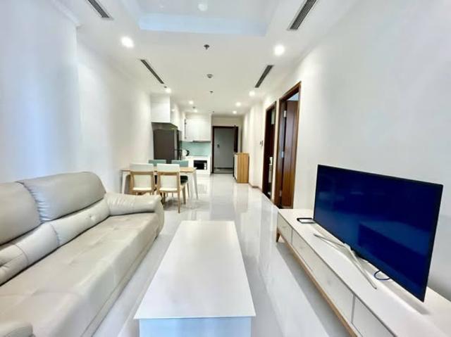 CHO THUÊ CĂN HỘ 1PN TÒA LANDMARK 4 VINHOMES CENTRAL PARK: FULL NỘI THẤT, CÓ BAN CÔNG THOÁNG MÁT, VIEW NỘI KHU VÀ THÀNH PHỐ TUYỆT ĐẸP