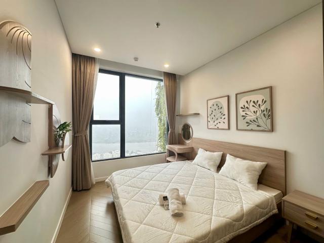 Cho thuê căn hộ 2 phòng ngủ, view sông tại Lumiere Riverside
