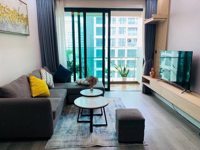 CHO THUÊ CĂN HỘ 2PN FELIZ EN VISTA | VIEW THOÁNG ĐÃNG, PHÒNG KHÁCH TRANG BỊ SOFA SIÊU ÊM Ả