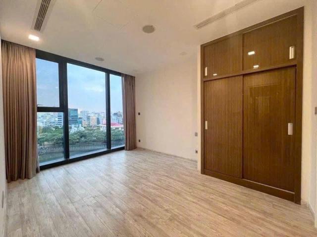 CHO THUÊ CĂN HỘ 3 PHÒNG NGỦ NỘI THẤT CƠ BẢN CÓ BỒN TẮM NẰM TẠI VINHOMES GOLDEN RIVER