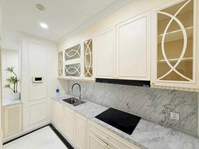 CHO THUÊ CĂN HỘ 3PN TÒA LANDMARK 3 VINHOMES CENTRAL PARK: FULL NỘI THẤT, CÓ BAN CÔNG THOÁNG MÁT, BẾP RỘNG, THIẾT KẾ HIỆN ĐẠI LÝ TƯỞNG CHO GIA ĐÌNH