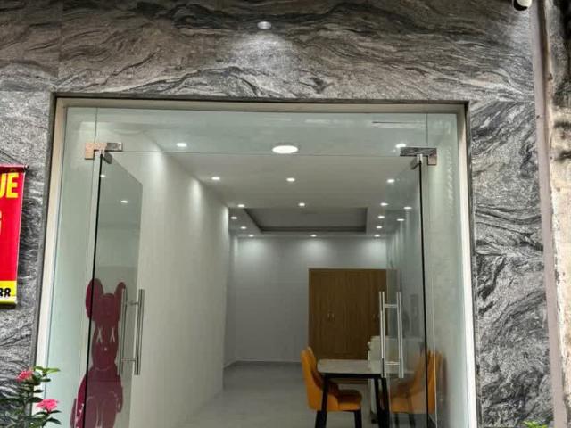 Cho thuê căn hộ vừa ở vừa làm VP tầng 1, ngõ 406/68 Âu Cơ, cạnh chợ Nhật Tân. 0986886