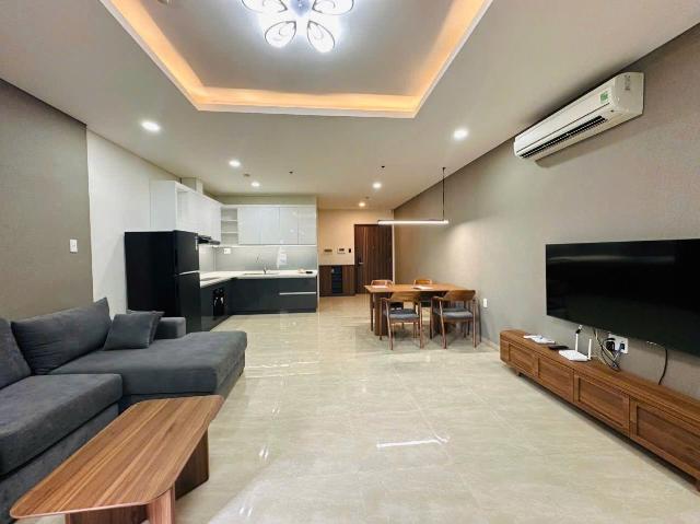 CHO THUÊ CĂN HỘ MONARCHY 2 PHÒNG NGỦ – PHÒNG KHÁCH RỘNG, NỘI THẤT MỚI ĐẸP