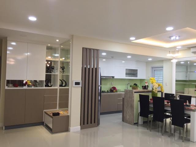Cho thuê căn hộ Sky Garden 2, DT: 91m2, giá cực rẻ 17 tr/tháng có 3 phòng, call 0906 385 EM HÀ