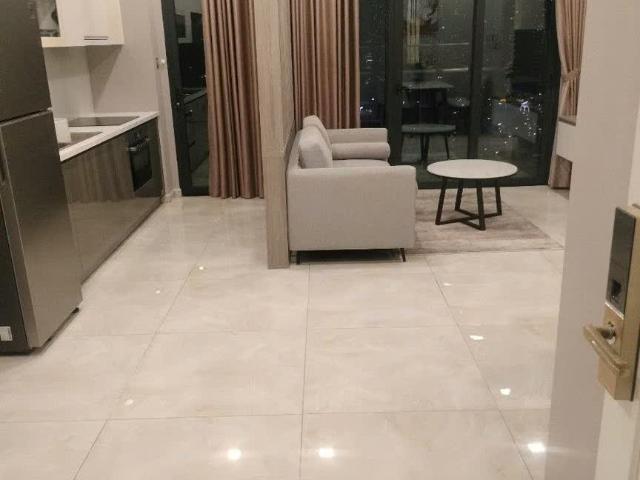 Cho Thuê CHCC Vinhomes Golden River Tầng 20 72M 2pn, 26tr/th. Lh: 0938597