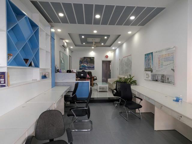 Cho thuê nhà 3 tầng mặt tiền đường thích quảng đức, tp. Nha trang