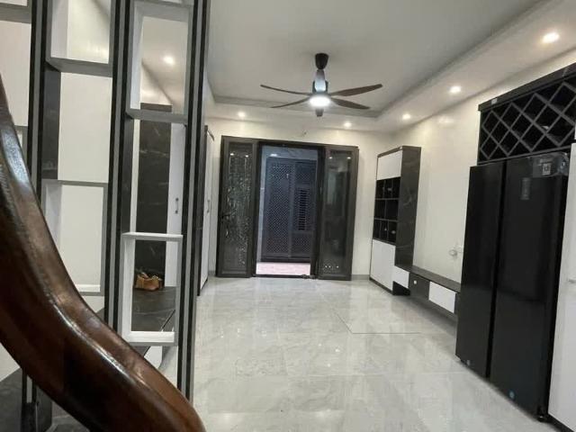 Cho thuê nhà 100 Nguyễn Văn Viên, Vĩnh Tuy, Hai Bà Trưng 30m x 5T giá 15.5tr xây mới