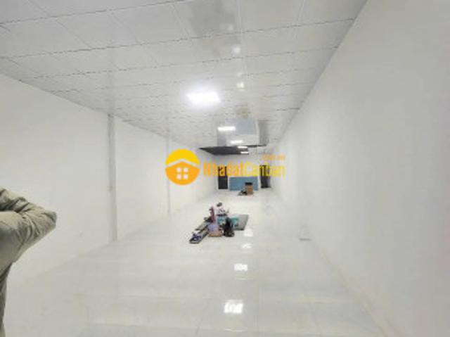 Cho thuê nhà 125m2 cách mạng tháng 8