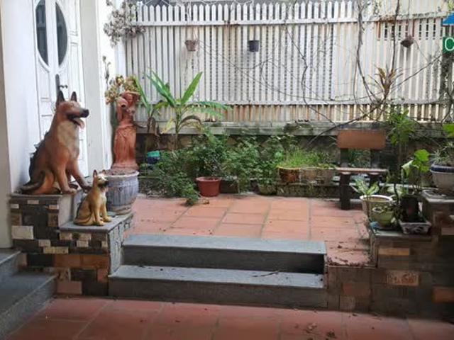 Cho thuê nhà có sân vườn đẹp ở Nghi Tàm, Tây Hồ. 18tr