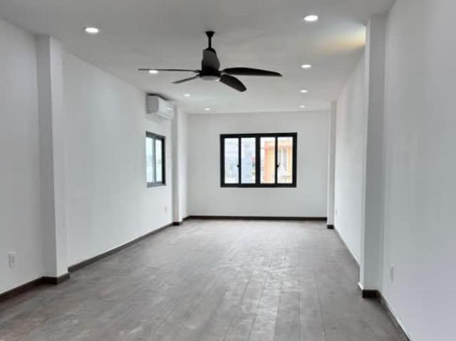 Cho thuê nhà chính chủ 13p mặt tiền giá 55tr