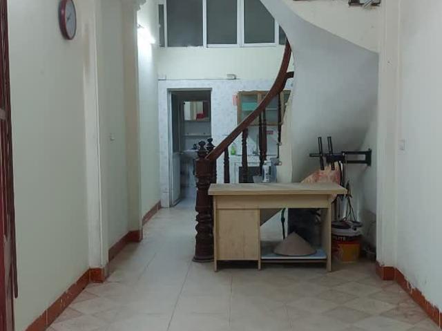 Cho thuê nhà chính chủ 5 tầng ngay đầu ngõ 142 đường Kim Giang – miễn trung gian