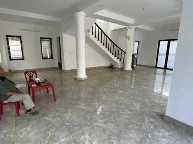 Cho thuê nhà KĐT Sài Đồng, đường Chu Huy Mân, Long Biên. 100m ra hồ điều hòa