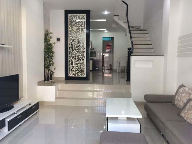 Cho thuê nhà khu Phạm Văn Đồng 2 phòng ngủ TOÀN HUY HOÀNG