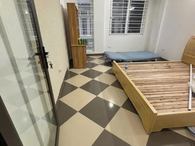 Cho thuê nhà Hồ Tùng Mậu Cầu Giấy, 40m2, 5 tầng, 3 ngủ, 12tr