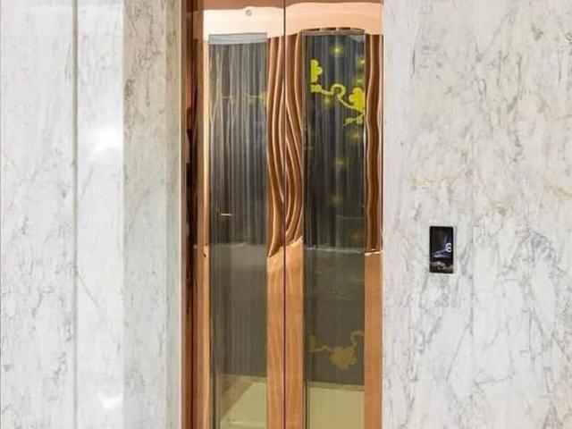 Cho thuê nhà hai cửa đi, Lò Đúc, Vỉa hè, THANG MÁY, 389m2x 7T *154 Tr