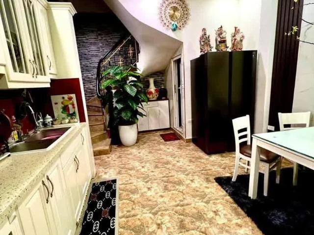 Cho thuê nhà Lý Nam Đế Hoàn Kiếm, 25m2, 4 tầng, 15tr